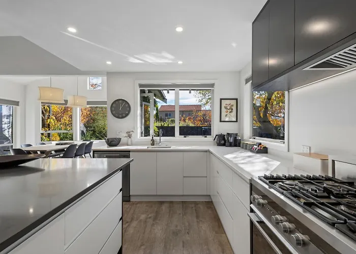 Emerald Oasis By Sotheby's Luxury Homes Holiday home Wanaka