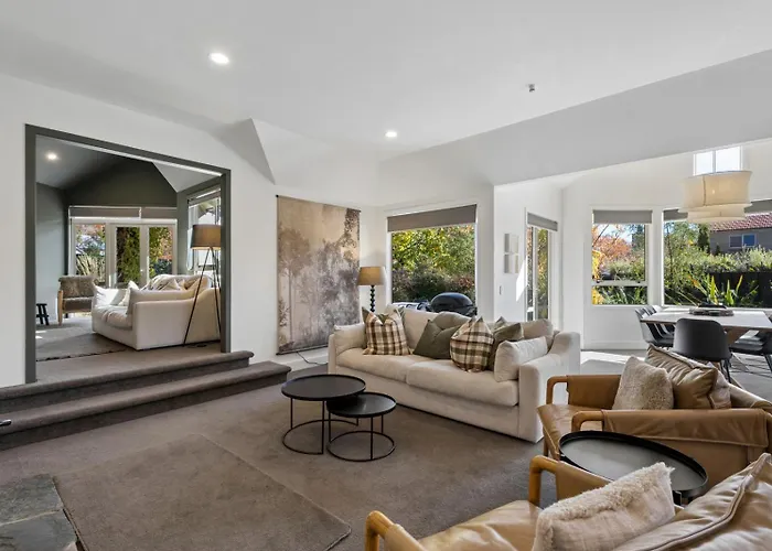 Emerald Oasis By Sotheby's Luxury Homes