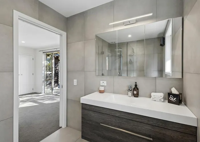 Emerald Oasis By Sotheby's Luxury Homes * Wanaka