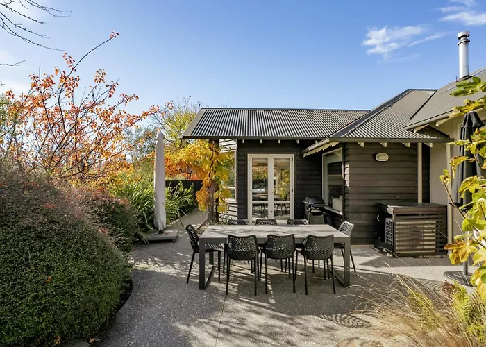 Emerald Oasis By Sotheby's Luxury Homes Wanaka
