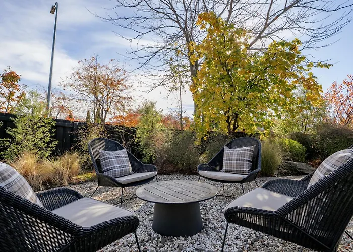 Emerald Oasis By Sotheby's Luxury Homes *